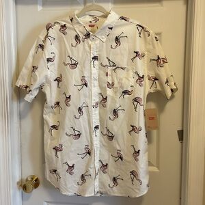 Levi’s Men’s Size L collared shirt with flamingo print. NWT